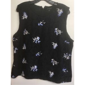 Ladies Plus Size 18 Ann Taylor Embroidered, Sleeveless, Fully Lined Blouse